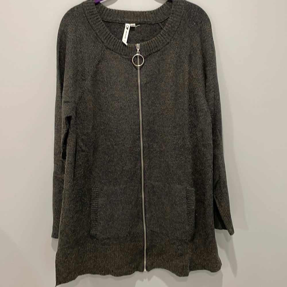 Cable & Gauge size medium brown zip long sweater.